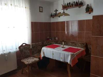 Dining apartament vanzare cumparare Sector 5 Bucuresti cu masa